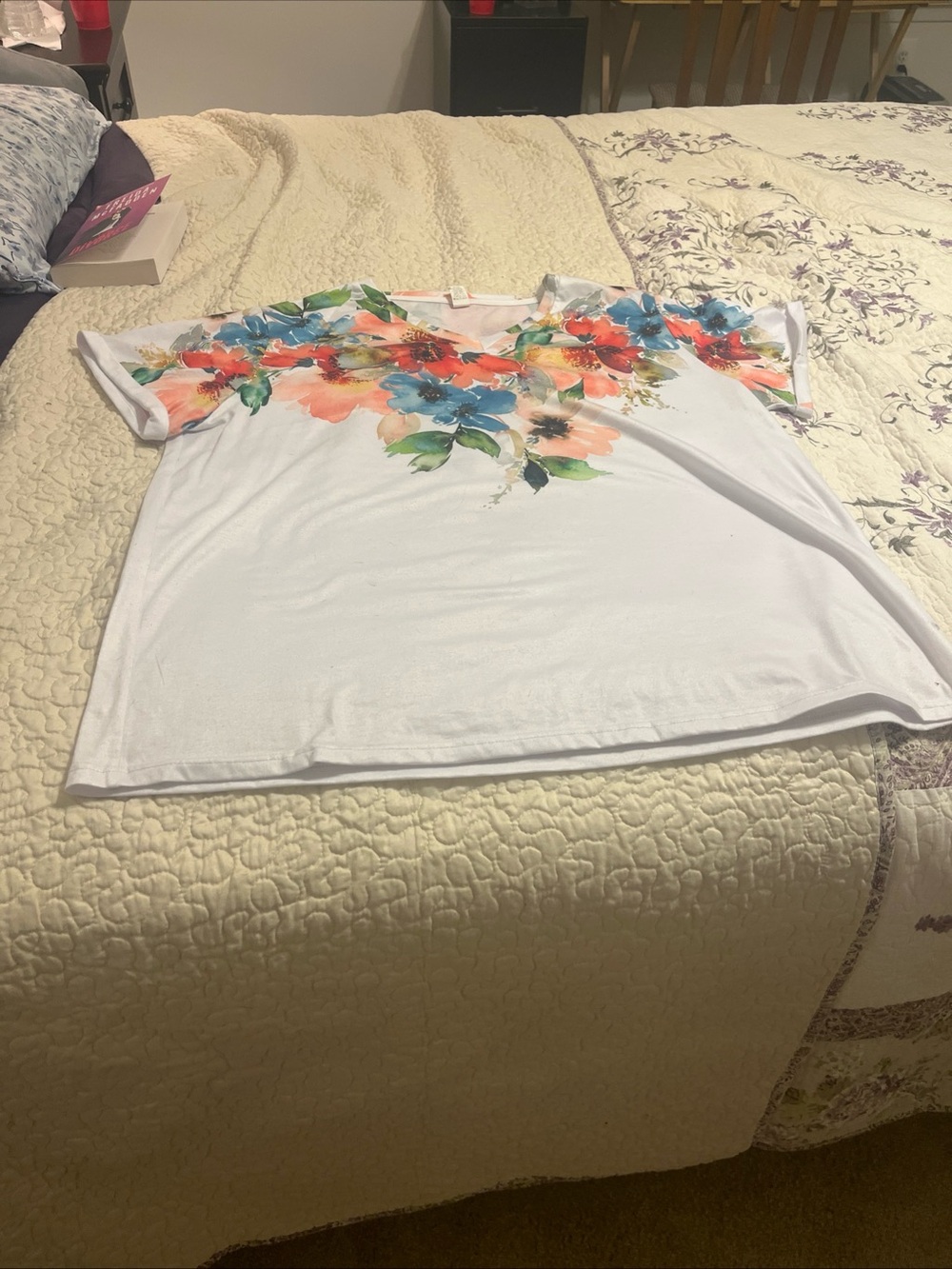 Pixie lady White Floral V-Neck Short Sleeve Tee